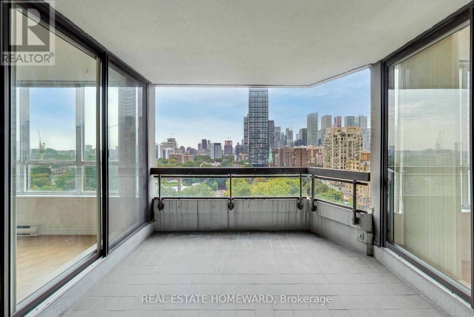 #1405 - 130 Carlton Street, Toronto, Ontario  M5A 4K3 - Photo 37 - C12419579