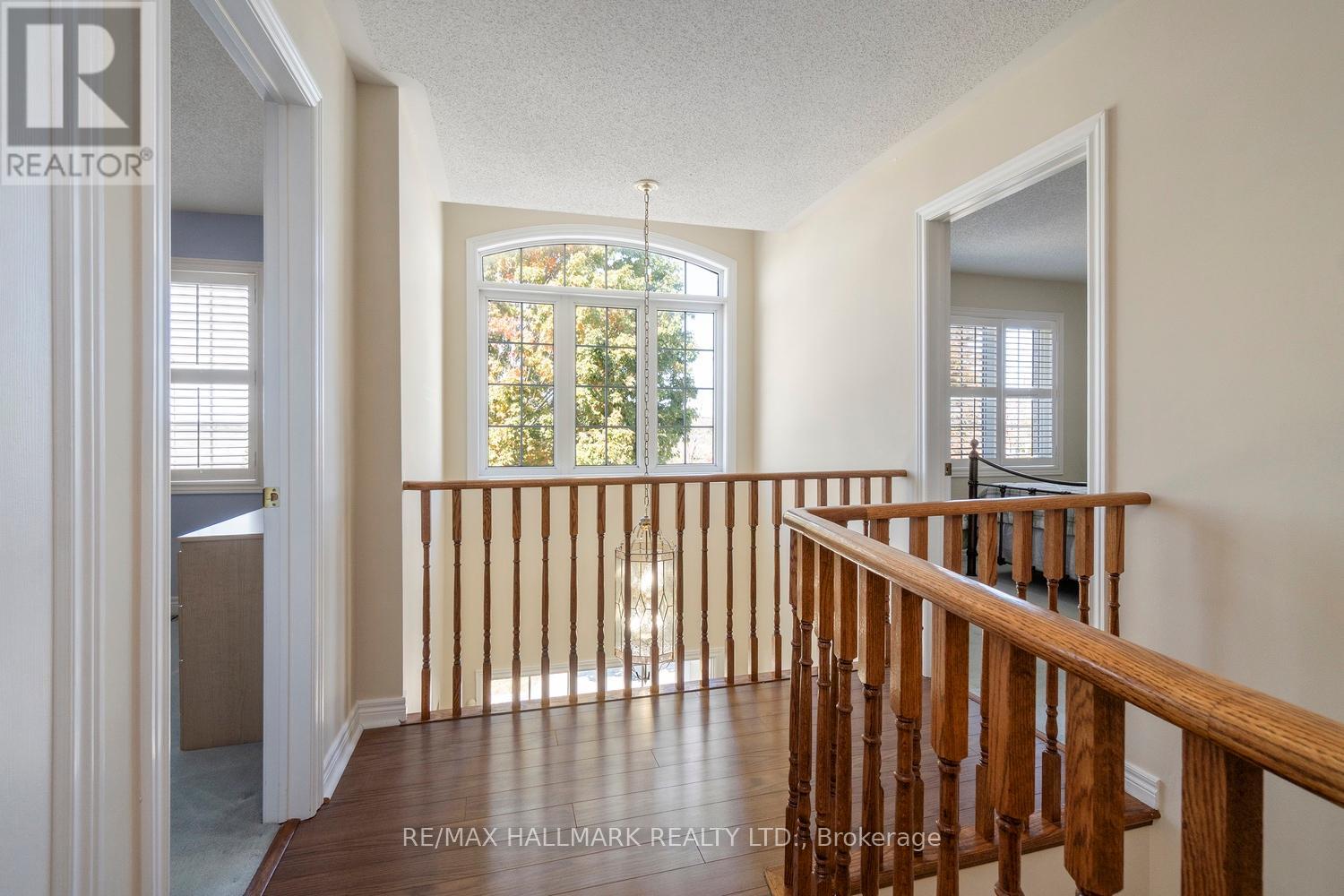 21 Courtfield Crescent, Markham (Berczy), Ontario  L6C 2R8 - Photo 12 - N12419513