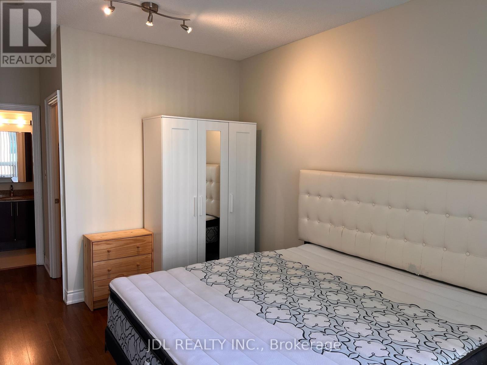 208 - 60 South Town Centre Boulevard, Markham, Ontario  L6G 0C5 - Photo 16 - N12419536