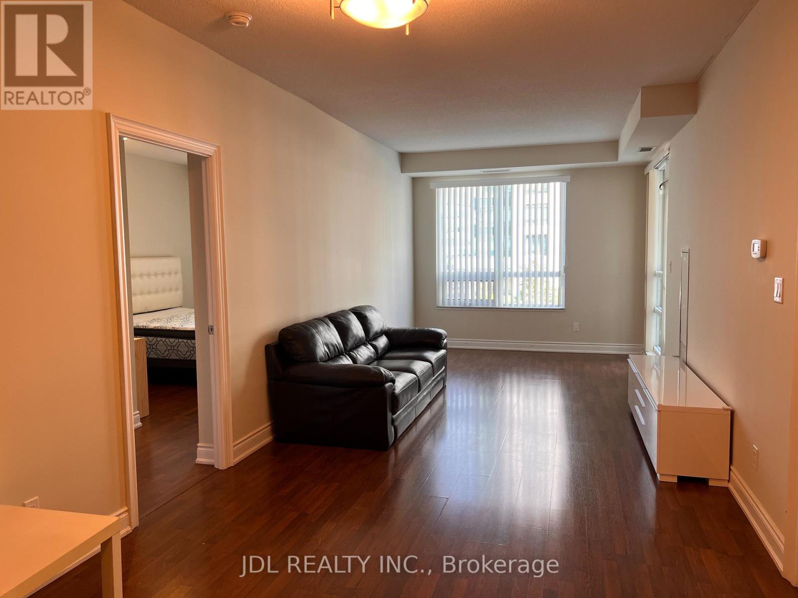 208 - 60 South Town Centre Boulevard, Markham, Ontario  L6G 0C5 - Photo 5 - N12419536