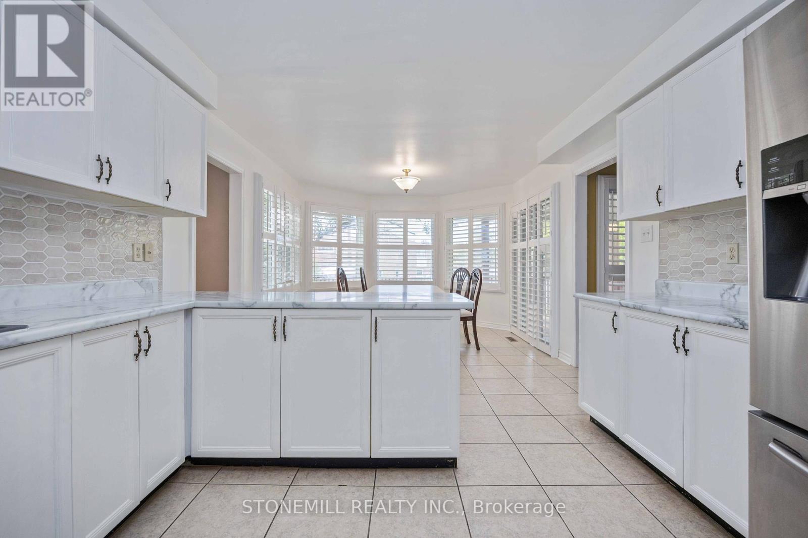 24 Soho Crescent, Markham, Ontario  L3P 7H8 - Photo 14 - N12419576