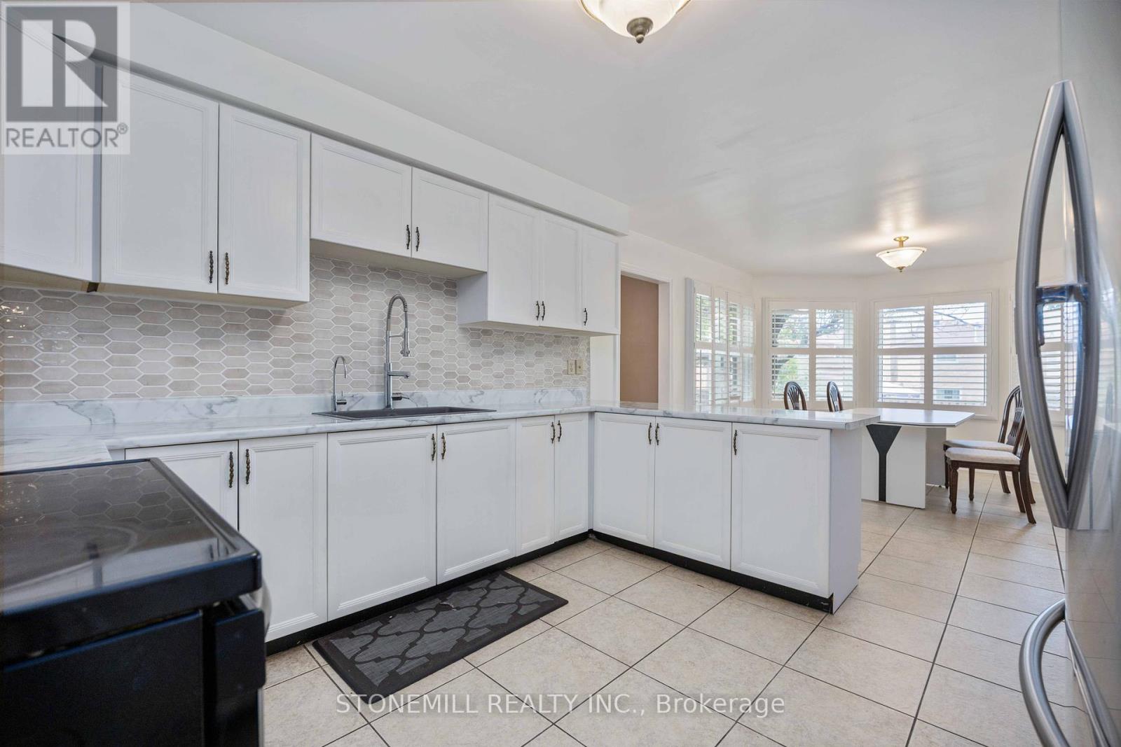 24 Soho Crescent, Markham, Ontario  L3P 7H8 - Photo 16 - N12419576