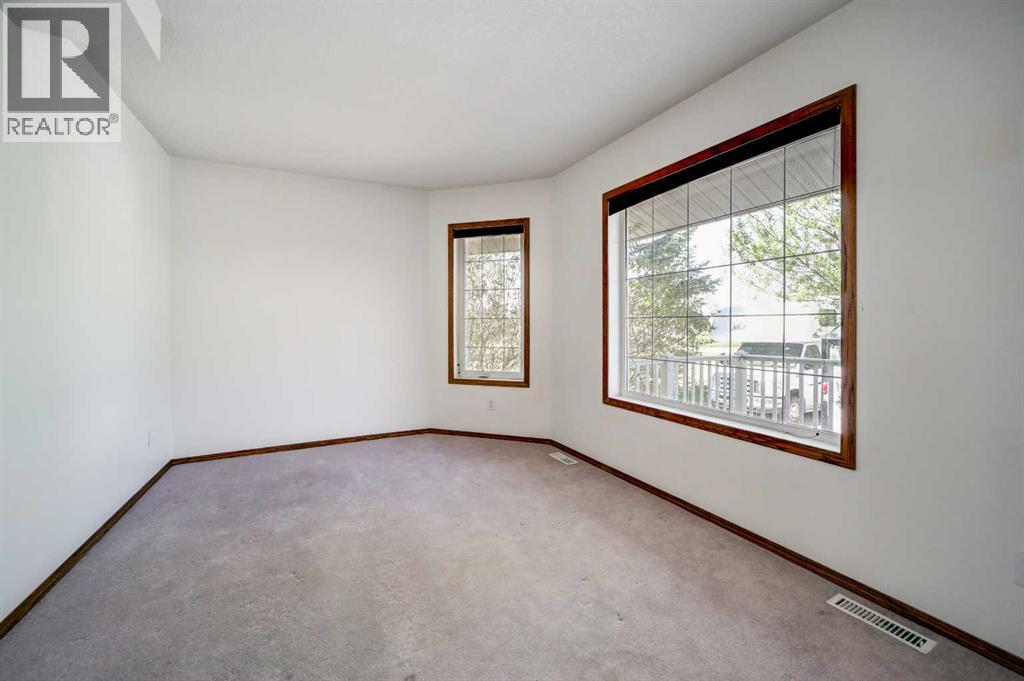 Property at 217 Falcon Ridge Way image 5