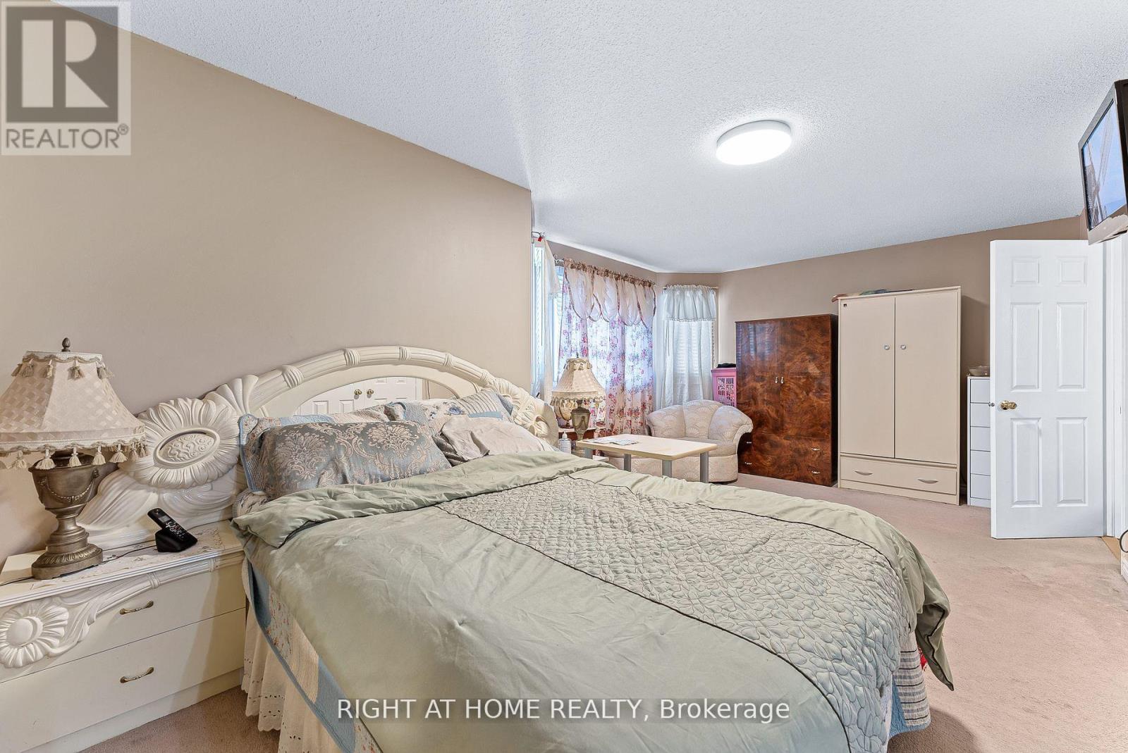 154 Country Lane, Barrie, Ontario  L4N 0N1 - Photo 16 - S12419455