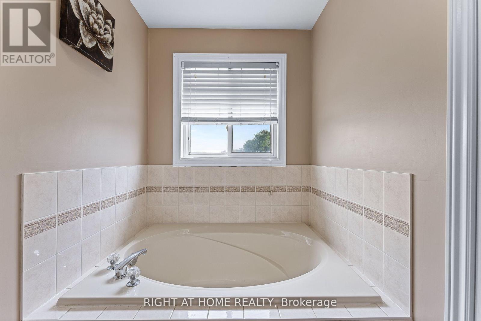 154 Country Lane, Barrie, Ontario  L4N 0N1 - Photo 18 - S12419455