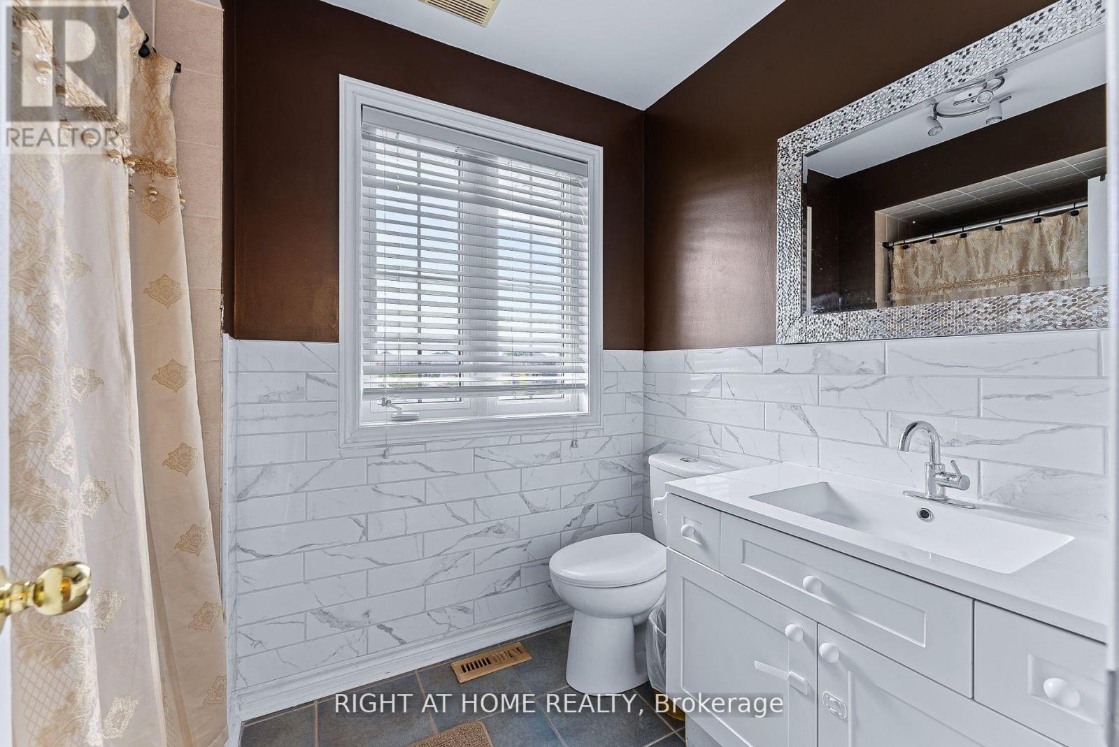 154 Country Lane, Barrie, Ontario  L4N 0N1 - Photo 20 - S12419455