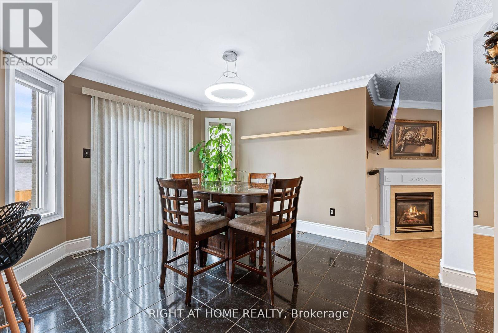 154 Country Lane, Barrie, Ontario  L4N 0N1 - Photo 7 - S12419455