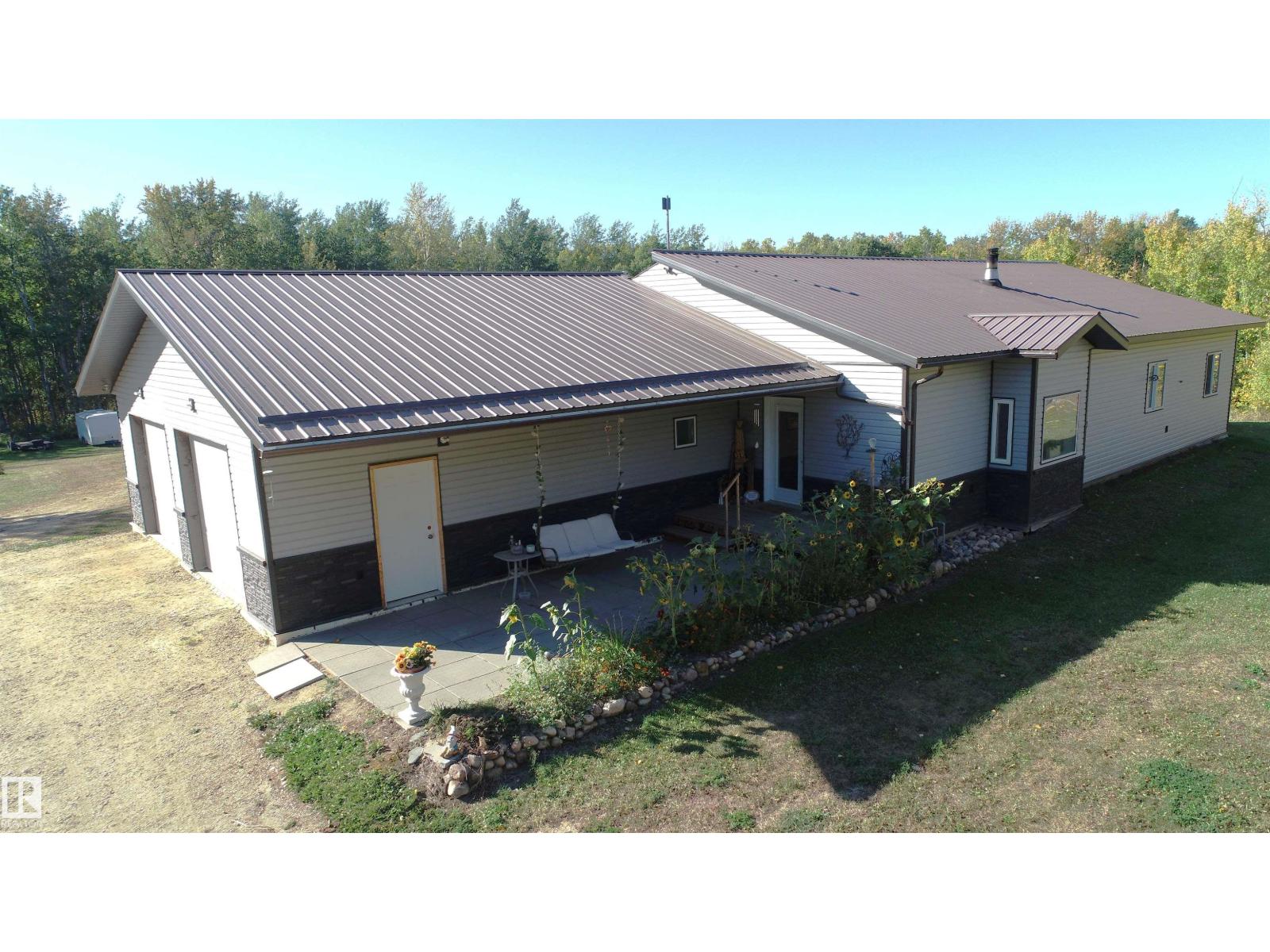 207, 55108 RGE ROAD 15, Rural Lac Ste. Anne County, Alberta