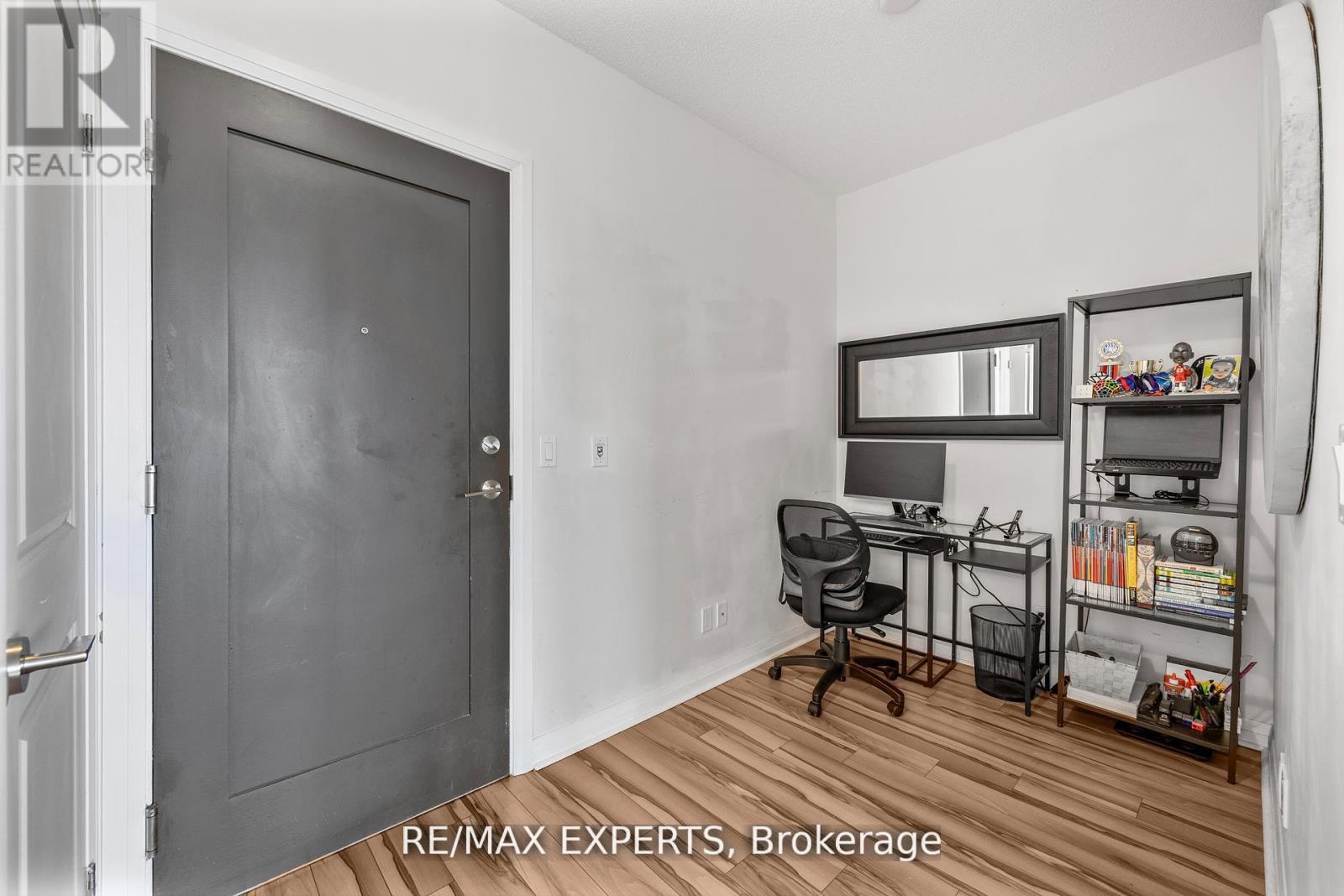 2408 - 75 Eglinton Avenue W, Mississauga, Ontario  L5R 0E5 - Photo 10 - W12419506