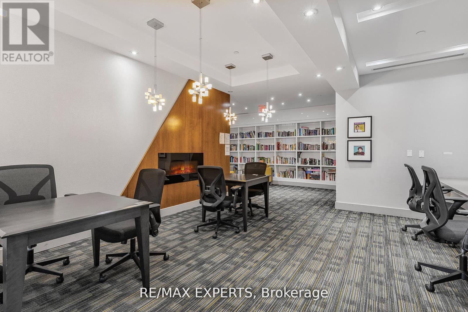 2408 - 75 Eglinton Avenue W, Mississauga, Ontario  L5R 0E5 - Photo 29 - W12419506