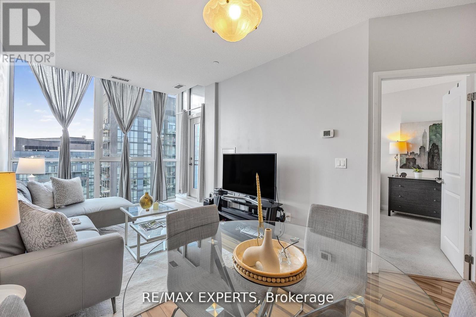 2408 - 75 Eglinton Avenue W, Mississauga, Ontario  L5R 0E5 - Photo 3 - W12419506