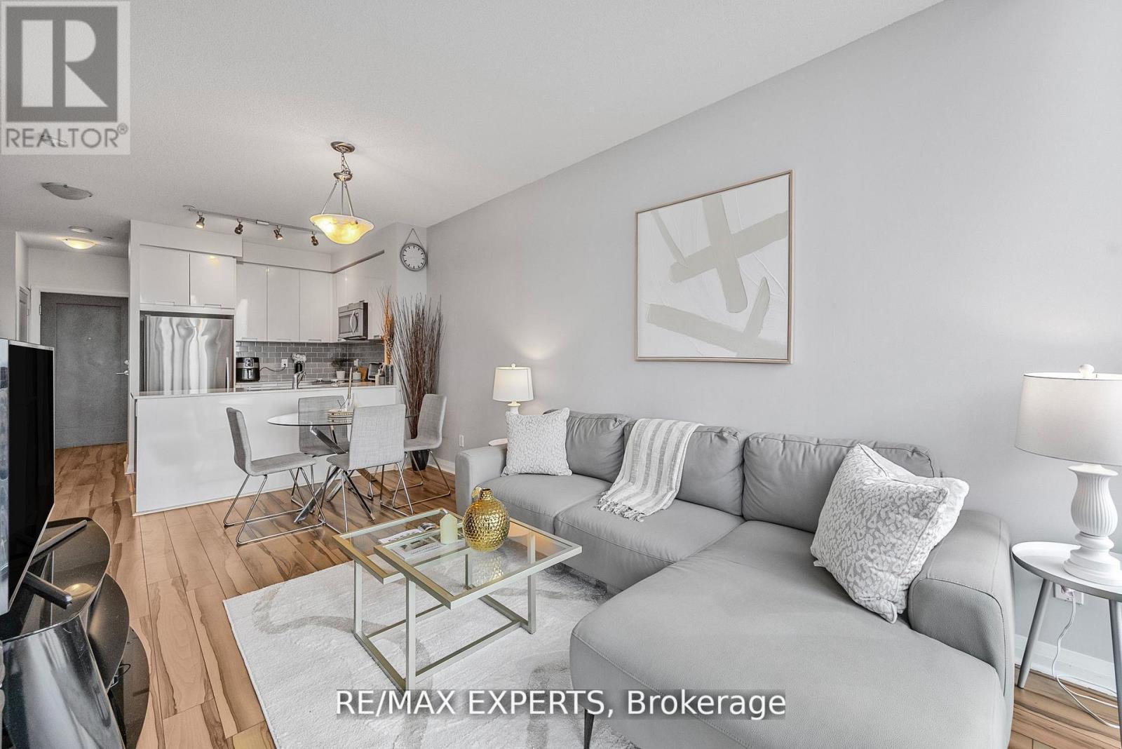2408 - 75 Eglinton Avenue W, Mississauga, Ontario  L5R 0E5 - Photo 4 - W12419506