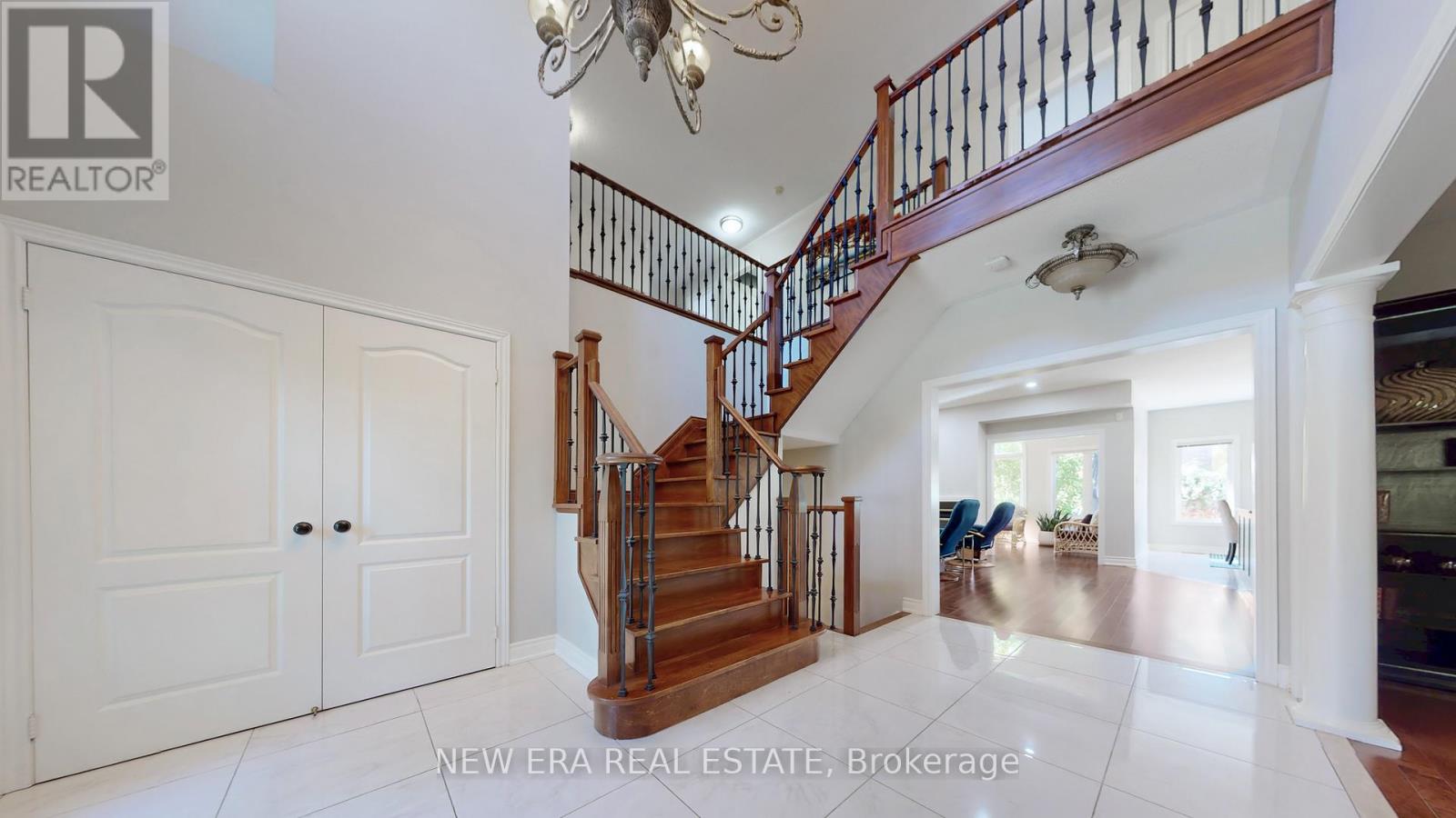 18 Grist Mill Drive, Halton Hills, Ontario  L7G 6C2 - Photo 3 - W12419520