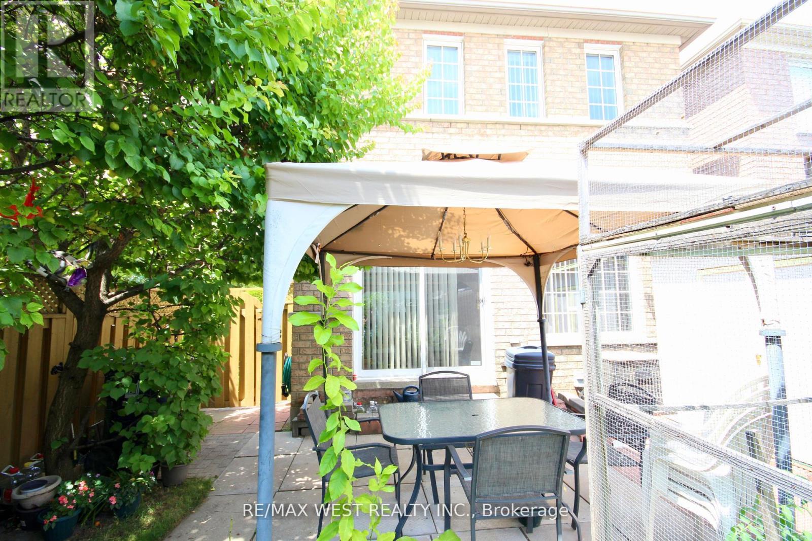 1 Platinum Drive, Toronto, Ontario  M6M 5K1 - Photo 33 - W12419564
