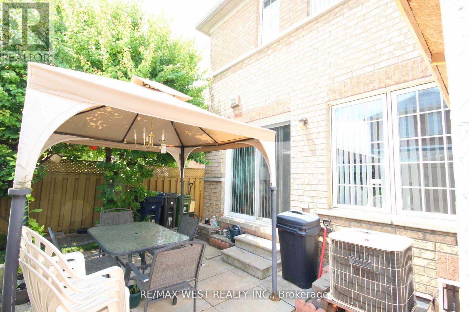 1 Platinum Drive, Toronto, Ontario  M6M 5K1 - Photo 35 - W12419564