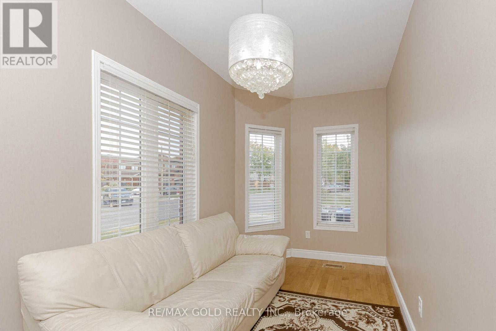 2 Lake Louise Drive, Brampton, Ontario  L6X 4W7 - Photo 10 - W12419599