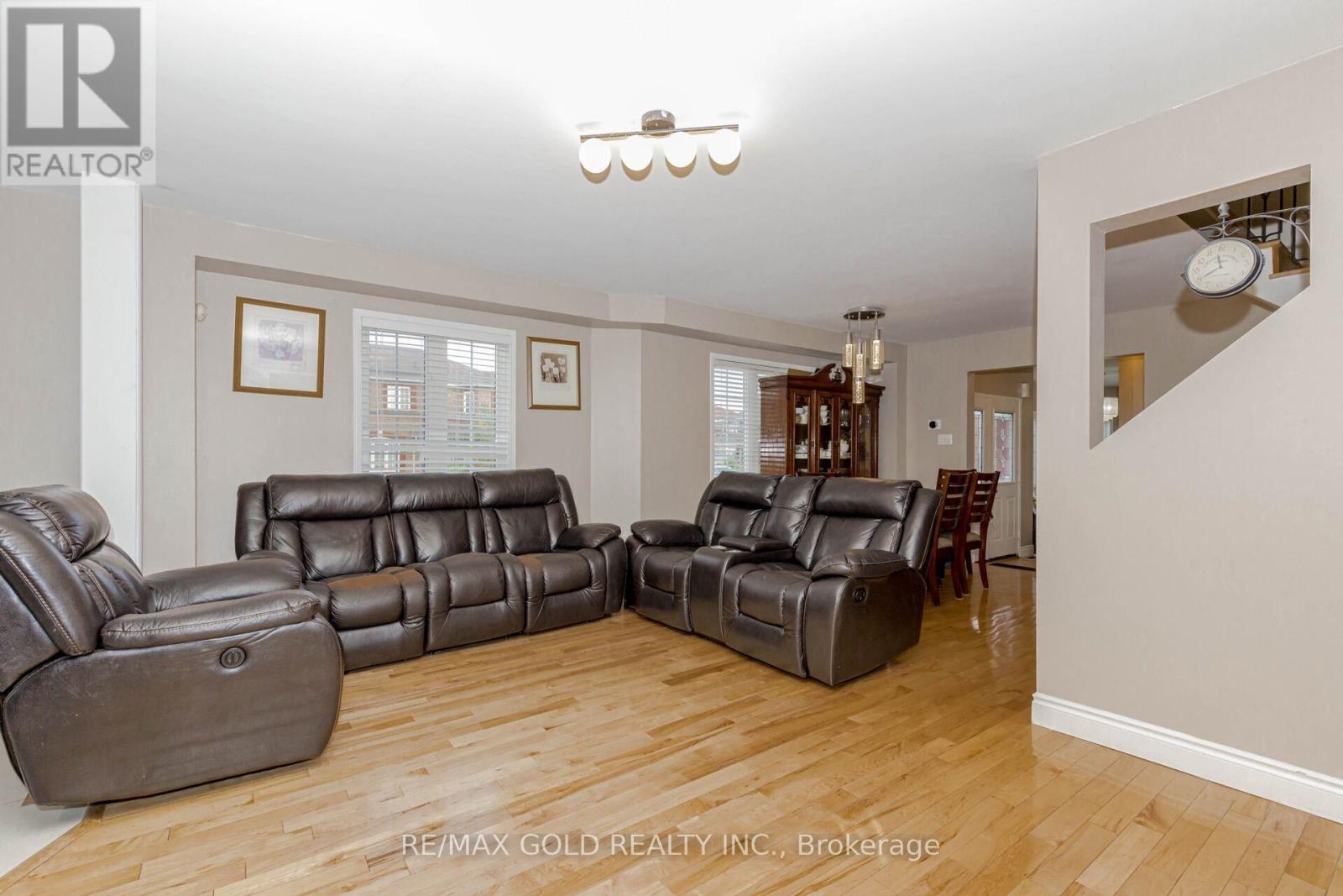 2 Lake Louise Drive, Brampton, Ontario  L6X 4W7 - Photo 11 - W12419599