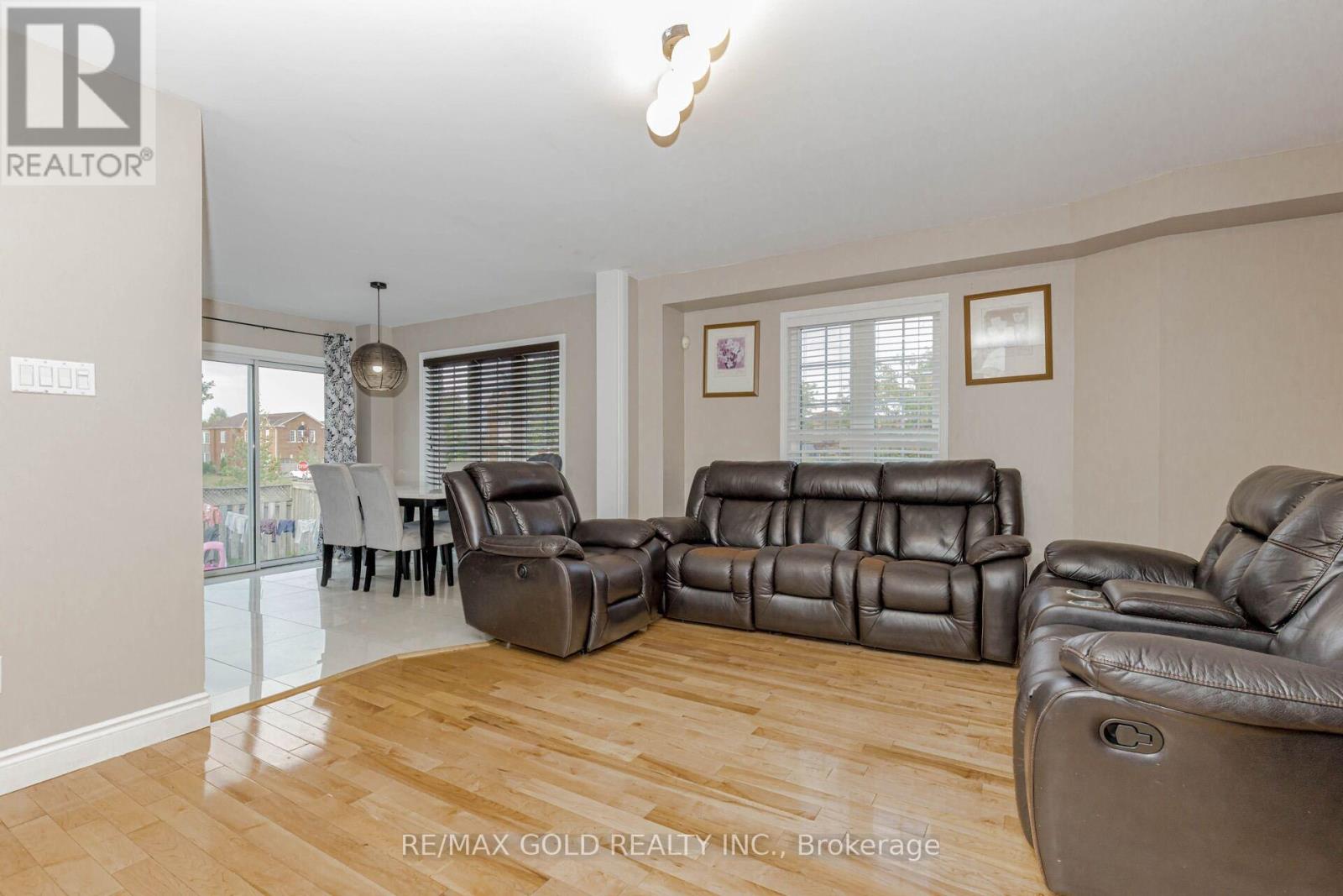 2 Lake Louise Drive, Brampton, Ontario  L6X 4W7 - Photo 12 - W12419599