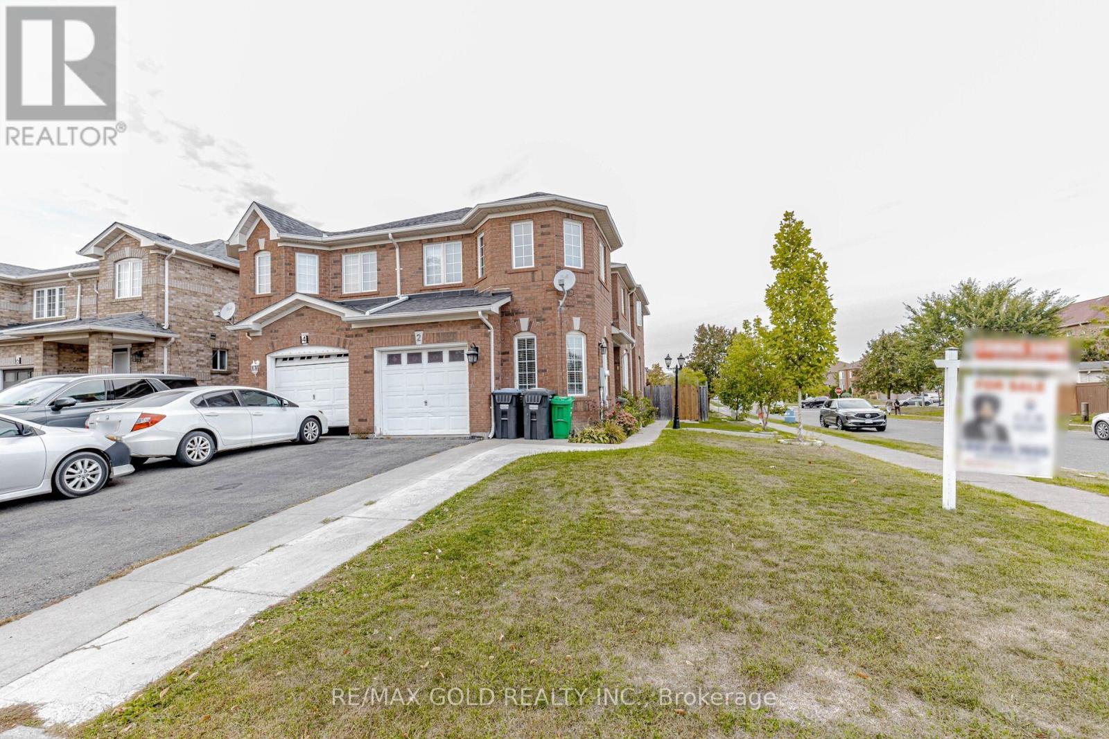2 Lake Louise Drive, Brampton, Ontario  L6X 4W7 - Photo 2 - W12419599