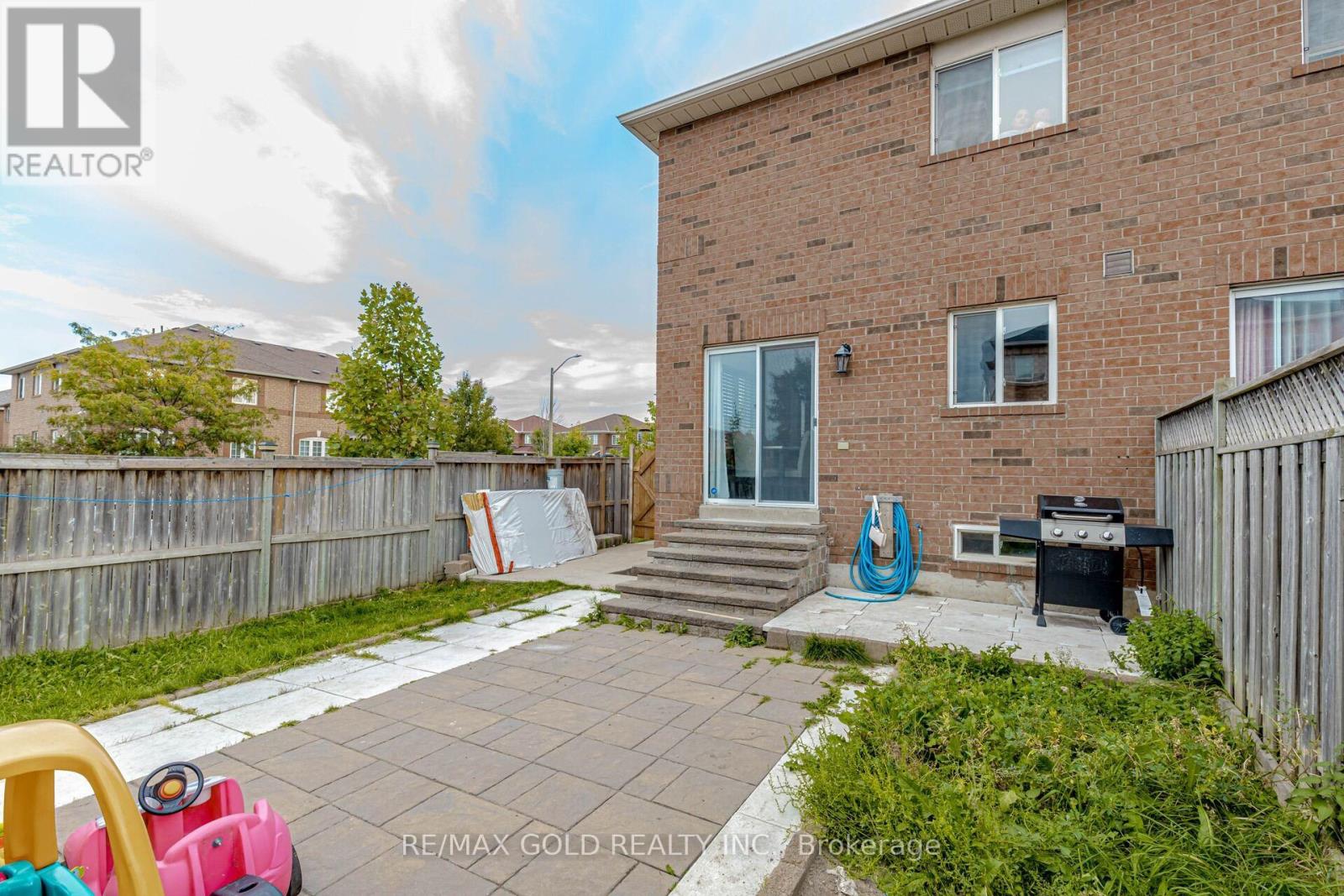 2 Lake Louise Drive, Brampton, Ontario  L6X 4W7 - Photo 32 - W12419599