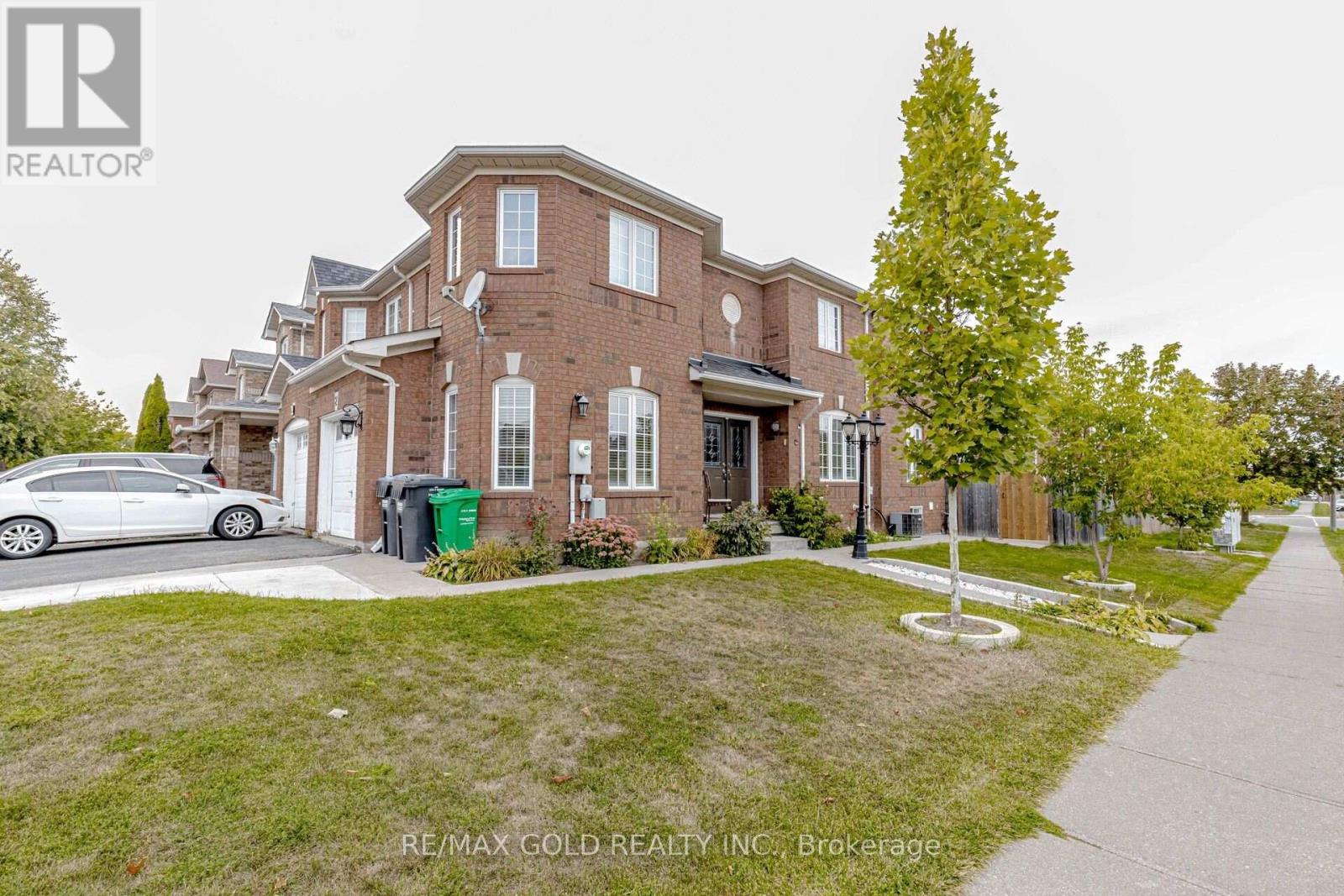 2 Lake Louise Drive, Brampton, Ontario  L6X 4W7 - Photo 6 - W12419599