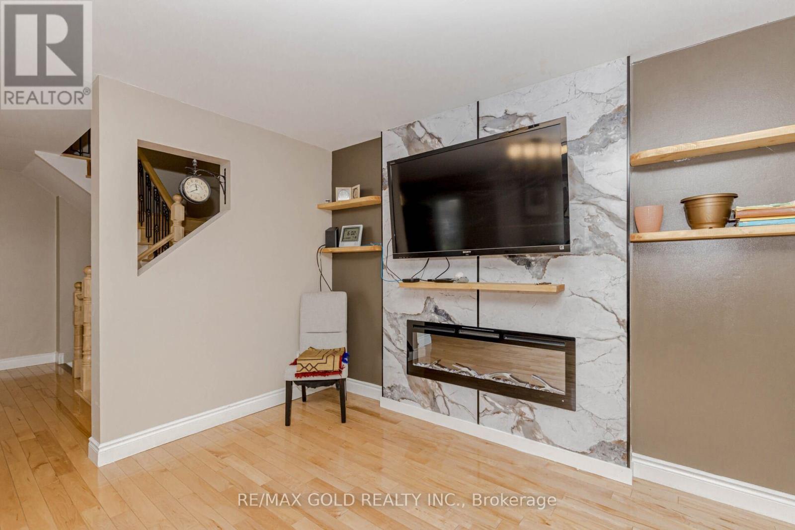 2 Lake Louise Drive, Brampton, Ontario  L6X 4W7 - Photo 9 - W12419599