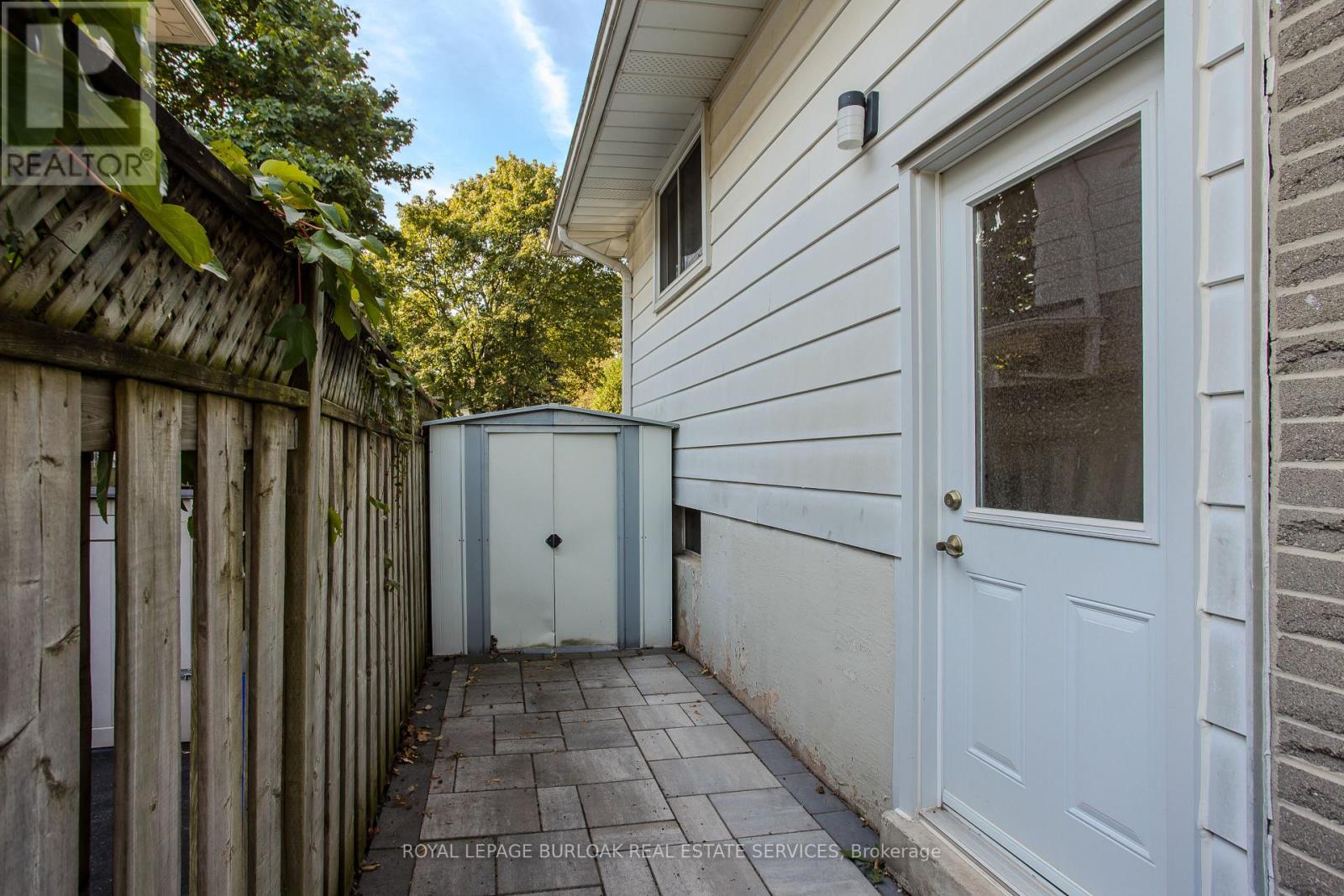 196 Mendel Court, Oakville, Ontario  L6H 1G8 - Photo 32 - W12419604