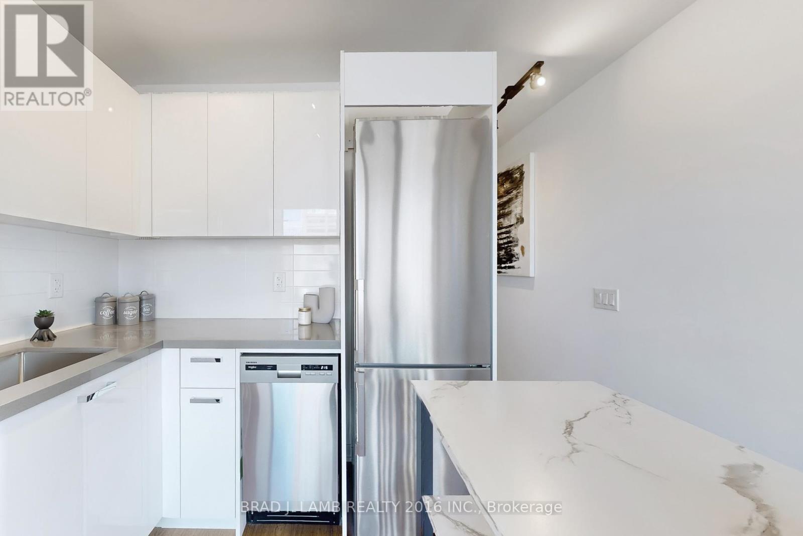 1004 - 195 Mccaul Street, Toronto, Ontario  M5T 0E5 - Photo 15 - C12419616
