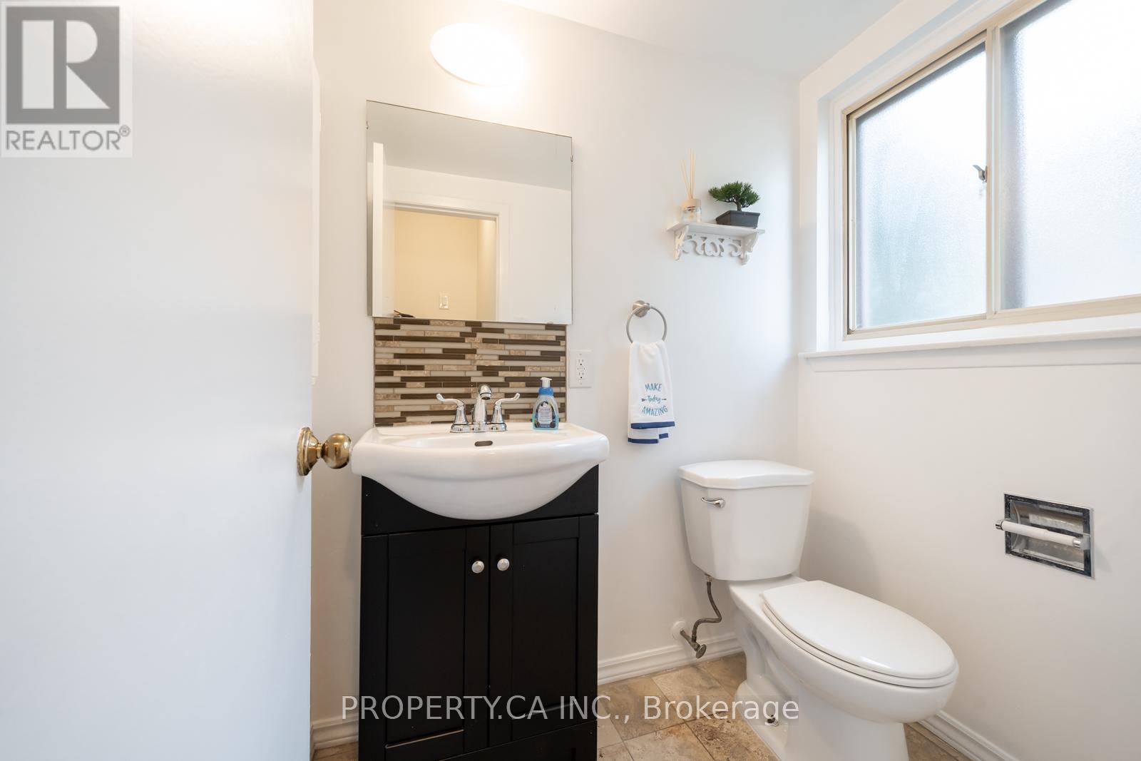 98 Tanjoe Crescent, Toronto (Newtonbrook West), Ontario  M2M 1P7 - Photo 17 - C12419629