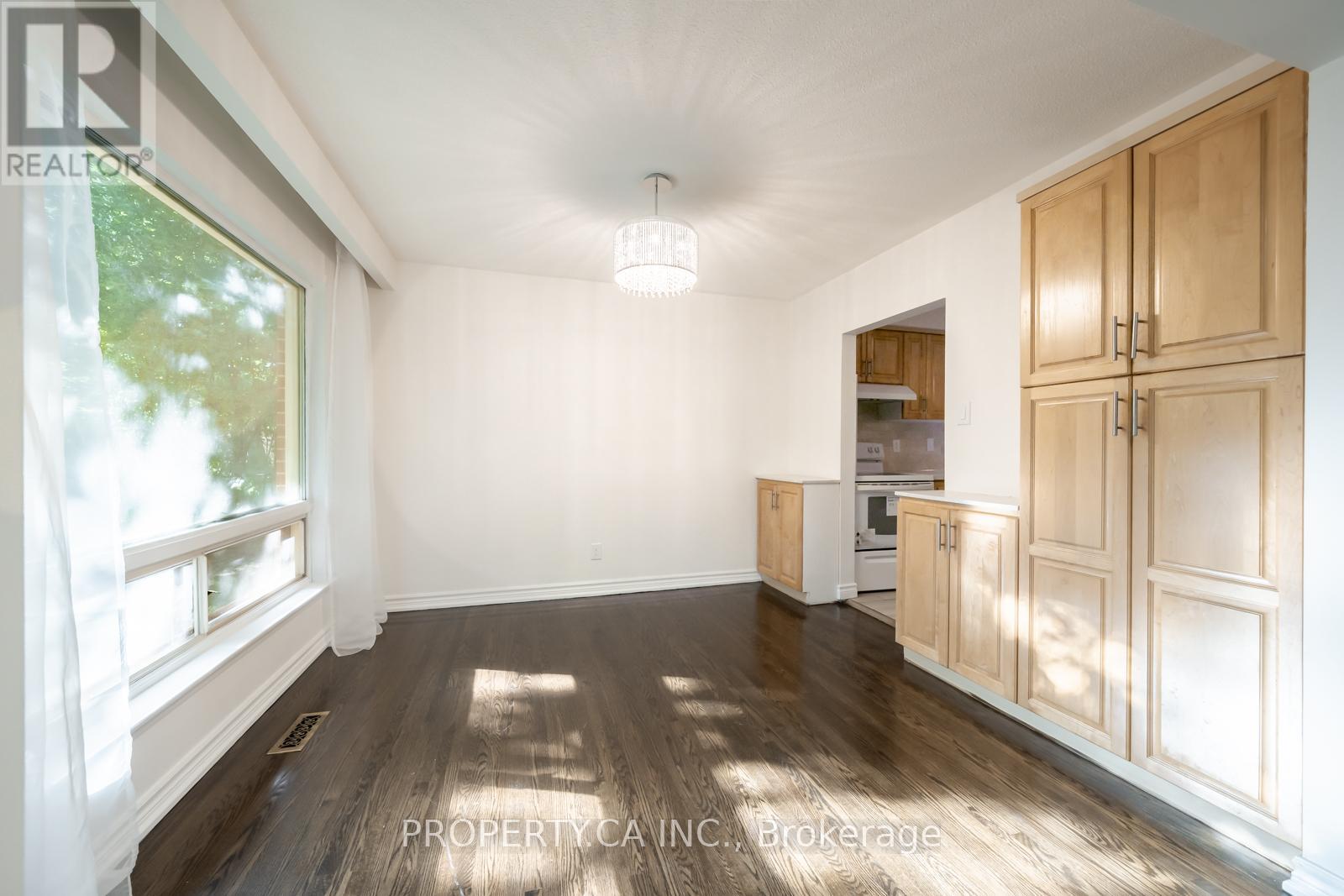 98 Tanjoe Crescent, Toronto (Newtonbrook West), Ontario  M2M 1P7 - Photo 8 - C12419629