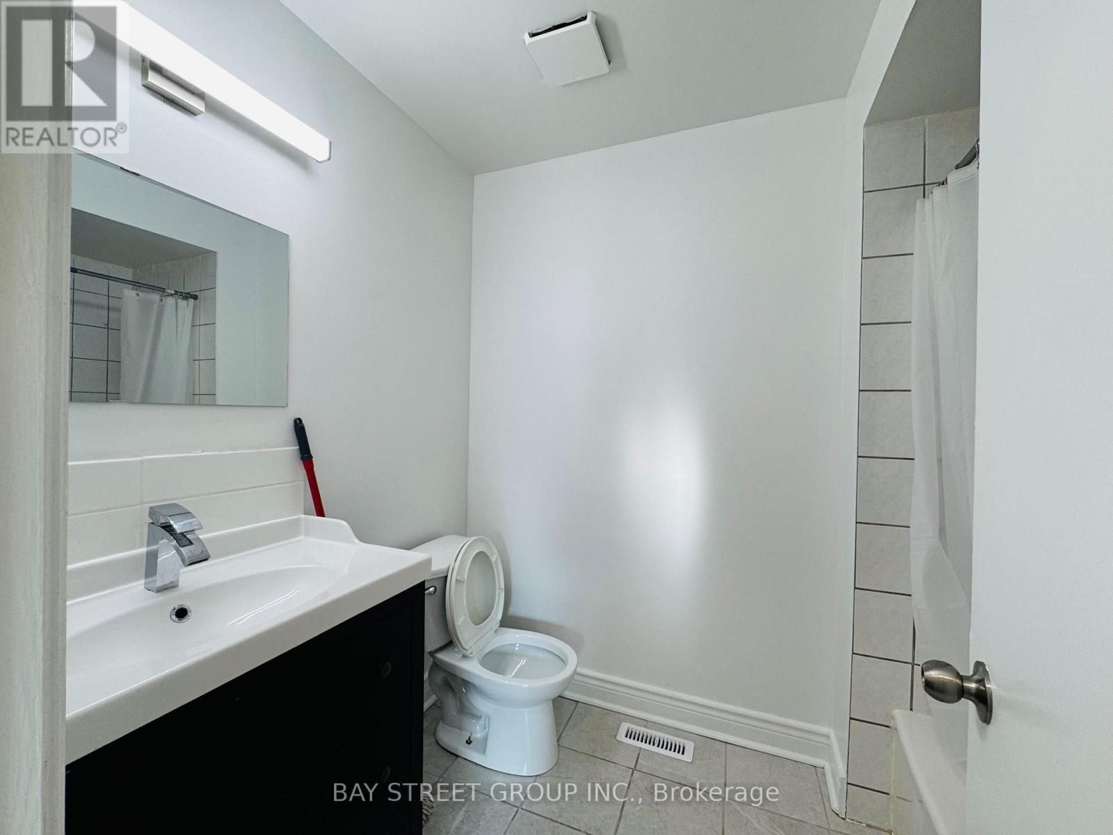 1 - 1448 Outlet Drive, Oshawa, Ontario  L1J 7Z5 - Photo 13 - E12419632