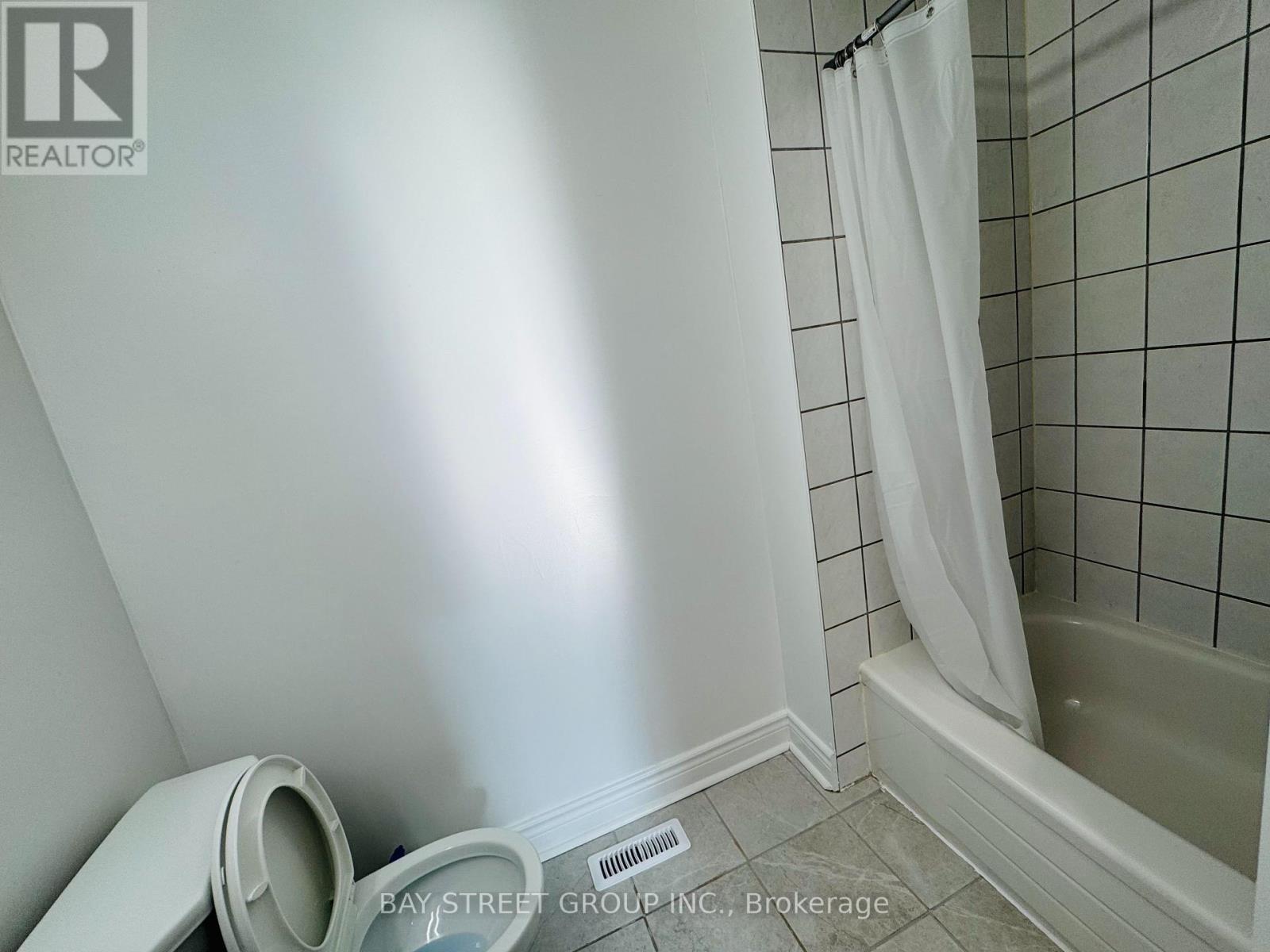 1 - 1448 Outlet Drive, Oshawa, Ontario  L1J 7Z5 - Photo 14 - E12419632