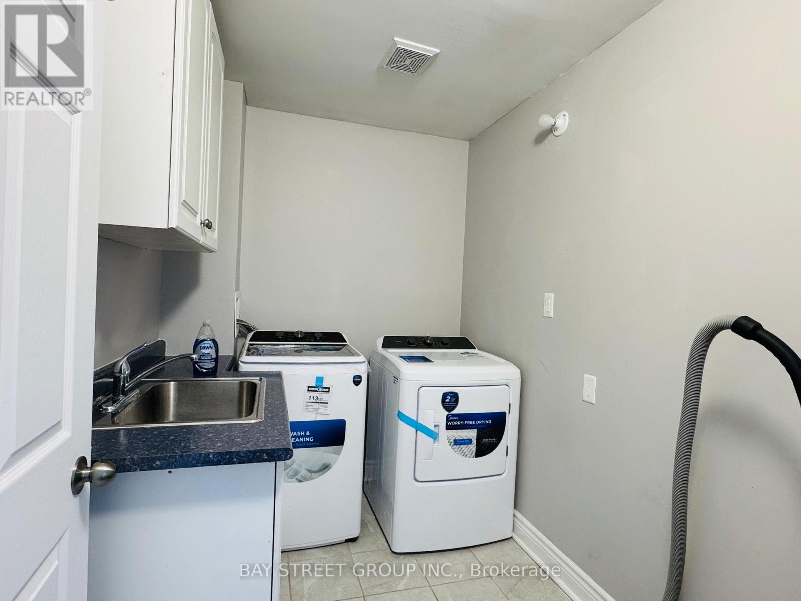 1 - 1448 Outlet Drive, Oshawa, Ontario  L1J 7Z5 - Photo 15 - E12419632