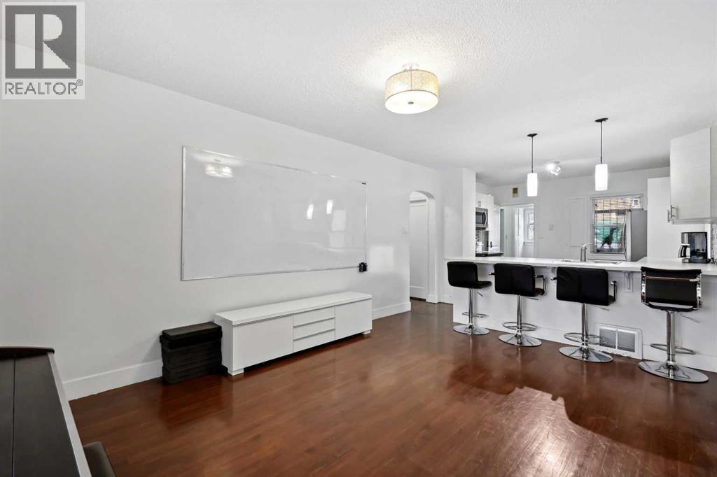 230 8a Street Ne, Calgary, Alberta  T2E 4J1 - Photo 6 - A2188761