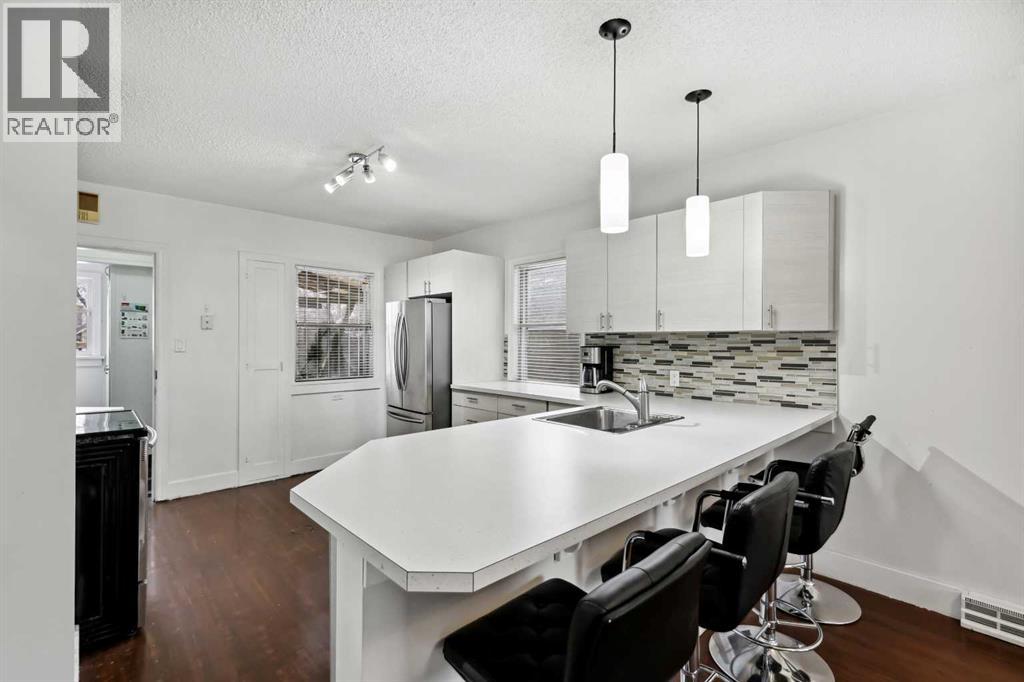 230 8a Street Ne, Calgary, Alberta  T2E 4J1 - Photo 9 - A2188761