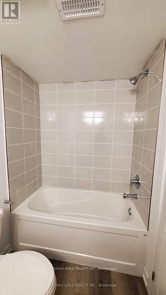 25 - 205 West Oak Trail, Kitchener, Ontario  N2R 1R4 - Photo 4 - X12419535