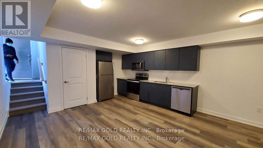25 - 205 West Oak Trail, Kitchener, Ontario  N2R 1R4 - Photo 8 - X12419535