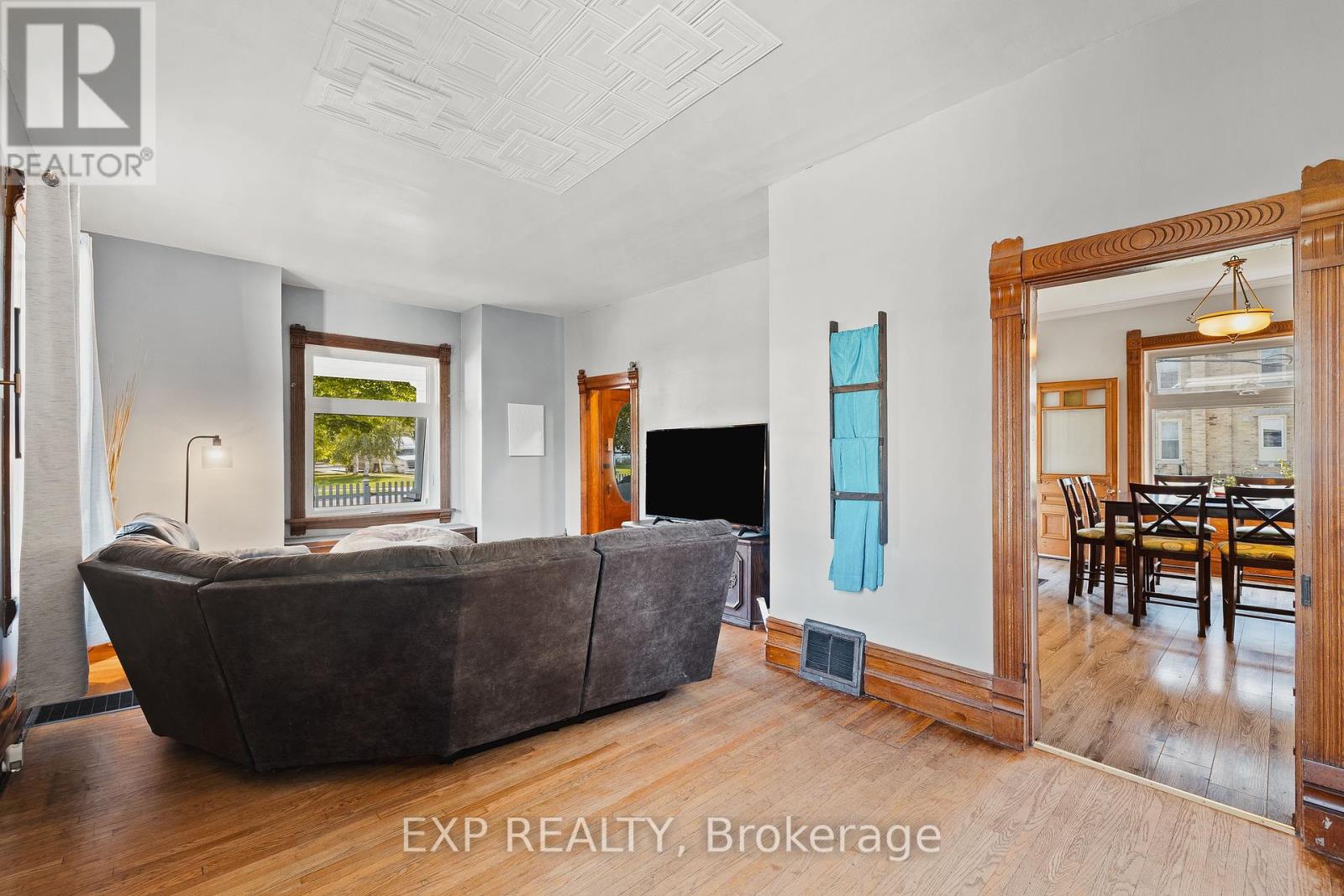 290 Turnberry Street, Huron East, Ontario  N0G 1H0 - Photo 15 - X12419589