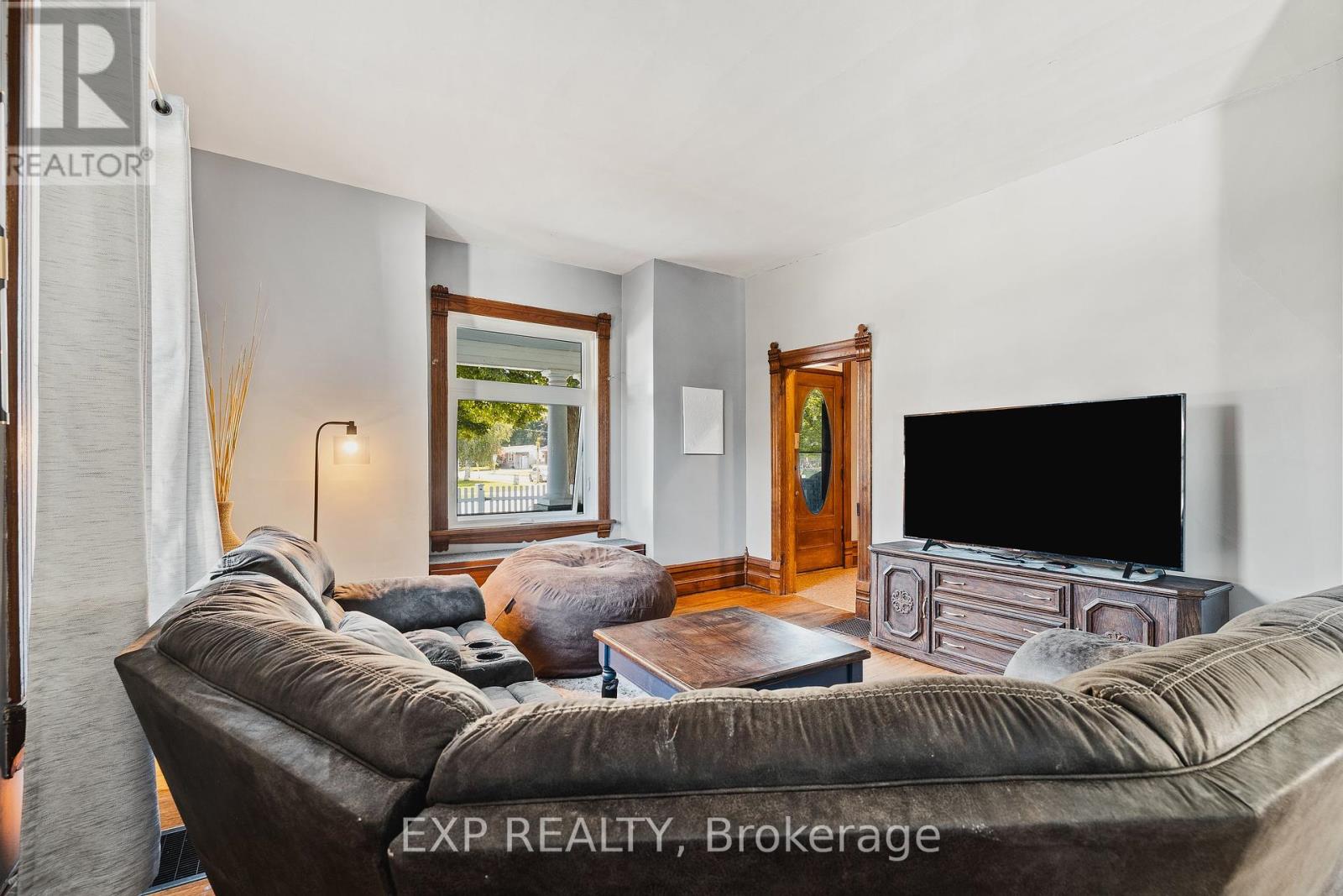 290 Turnberry Street, Huron East, Ontario  N0G 1H0 - Photo 16 - X12419589