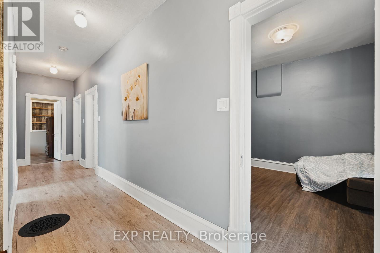 290 Turnberry Street, Huron East, Ontario  N0G 1H0 - Photo 20 - X12419589