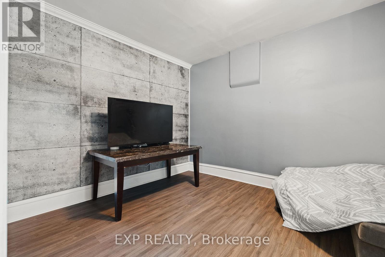 290 Turnberry Street, Huron East, Ontario  N0G 1H0 - Photo 21 - X12419589