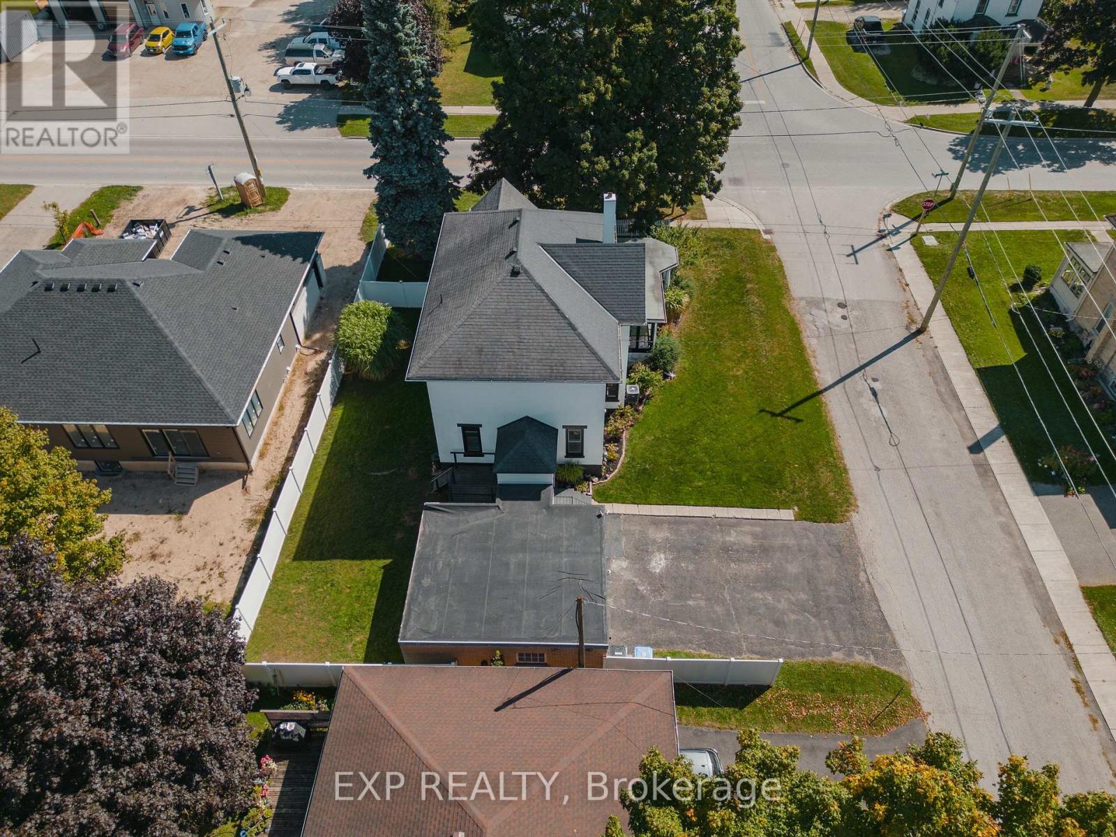 290 Turnberry Street, Huron East, Ontario  N0G 1H0 - Photo 31 - X12419589