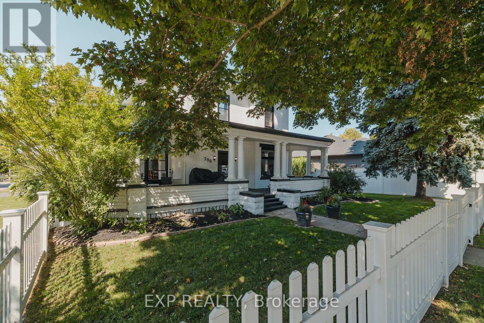 290 Turnberry Street, Huron East, Ontario  N0G 1H0 - Photo 6 - X12419589