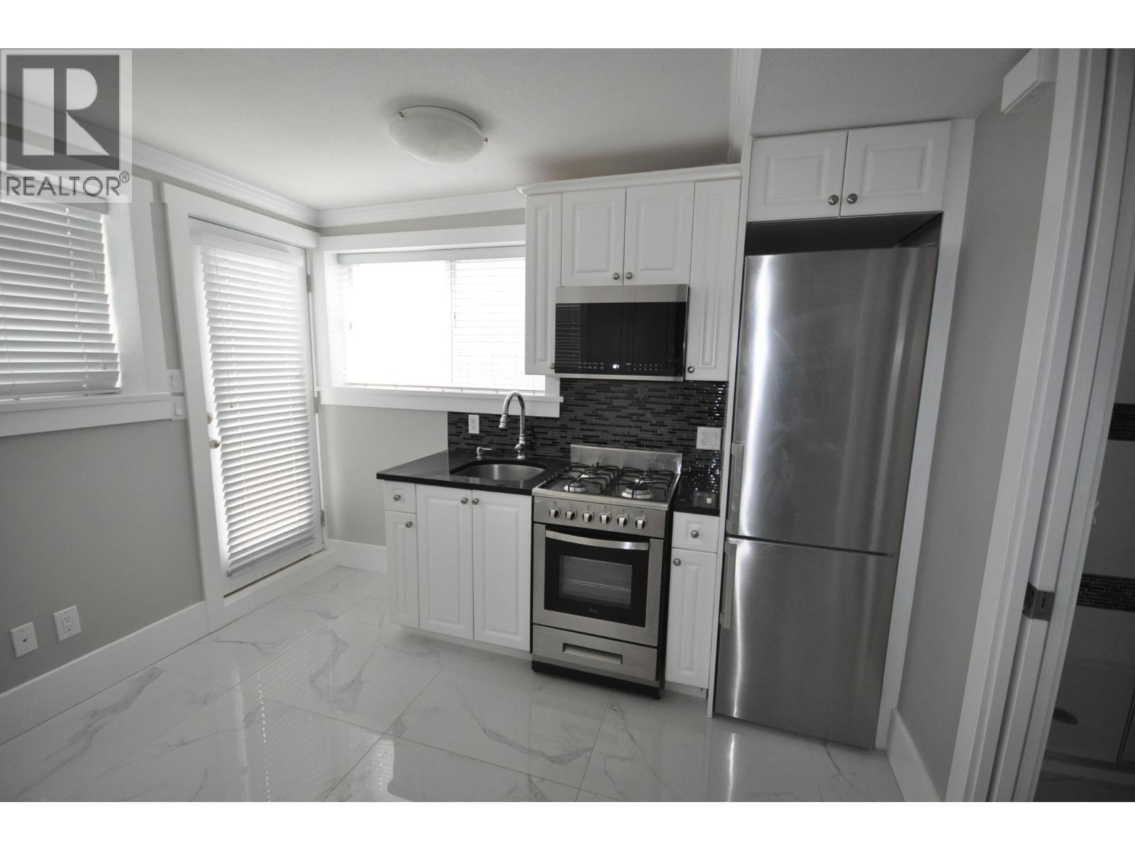 7828 PRINCE A STREET, vancouver, British Columbia