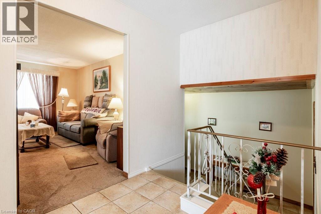 23 Fonthill Road, Hamilton, Ontario  L9C 6A1 - Photo 6 - 40772382