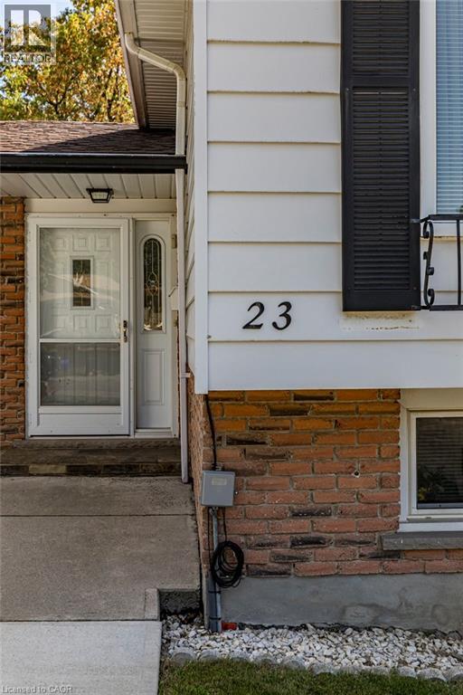 23 Fonthill Road, Hamilton, Ontario  L9C 6A1 - Photo 3 - 40772382