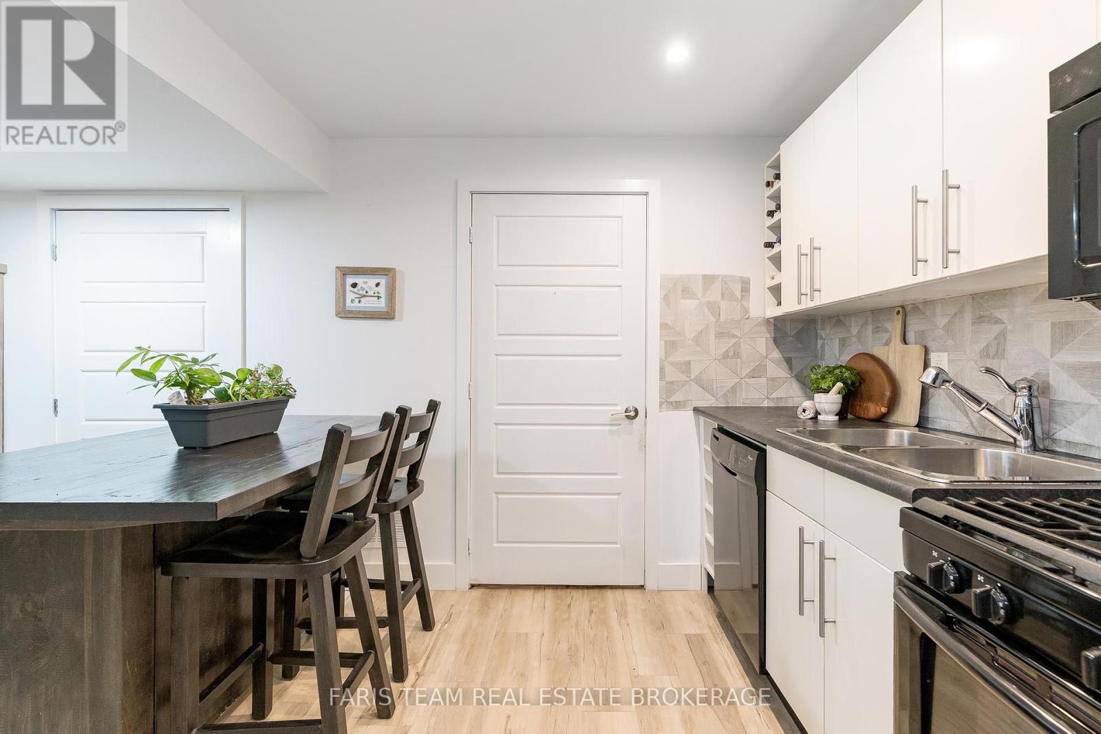 1 Carter Street, Bradford West Gwillimbury, Ontario  L3Z 0L2 - Photo 34 - N12419660