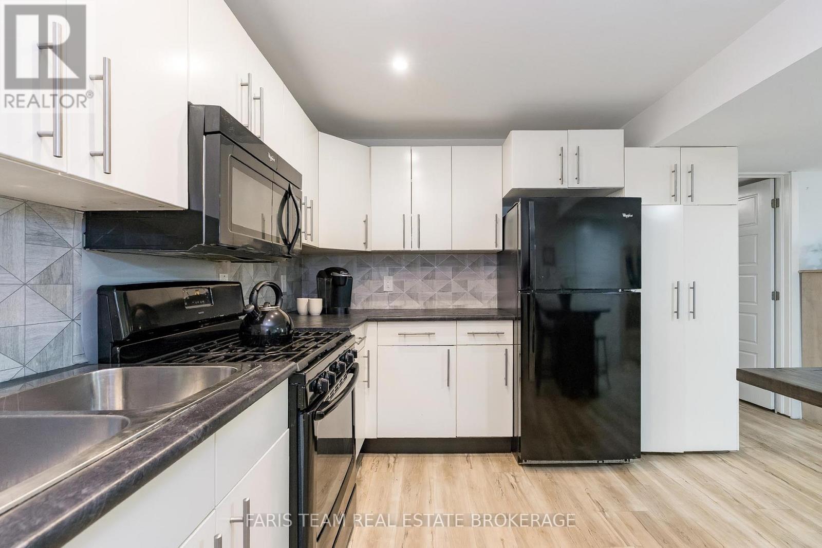 1 Carter Street, Bradford West Gwillimbury, Ontario  L3Z 0L2 - Photo 35 - N12419660