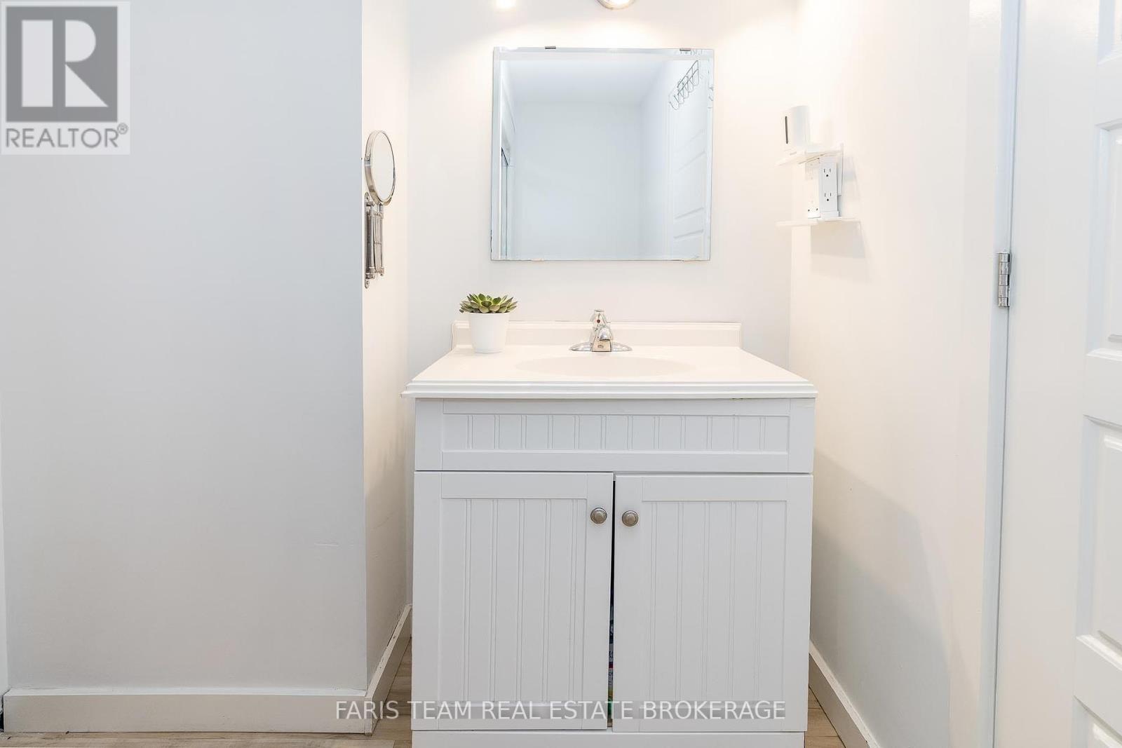 1 Carter Street, Bradford West Gwillimbury, Ontario  L3Z 0L2 - Photo 41 - N12419660