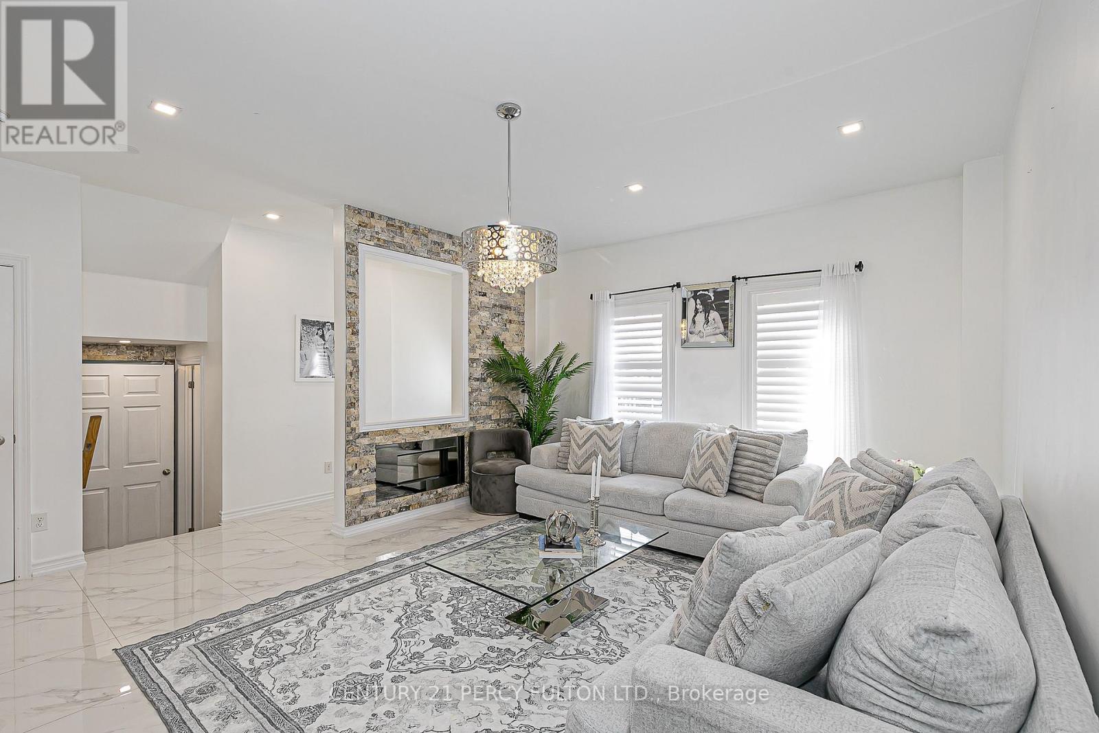 29 Vettese Court, Markham, Ontario  L6B 0V6 - Photo 12 - N12419665